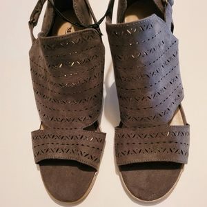 SE'YCHELLES Hunter Green Opened Toe Sandle-Like Shoes. Size 9.